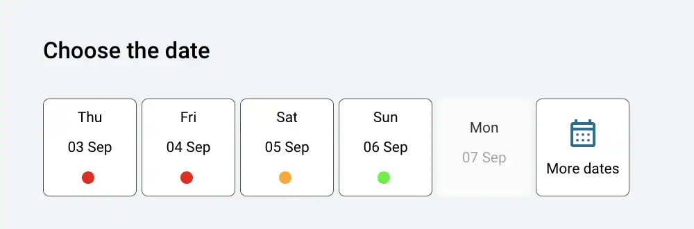 Datumsauswahl im Portal mit farbigen Auslastungs-Punkten und der Schaltfläche More dates.